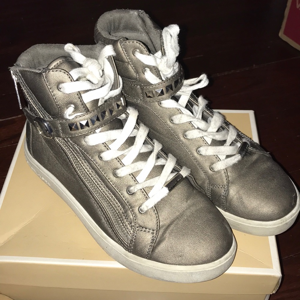 Michael Kors Size:5